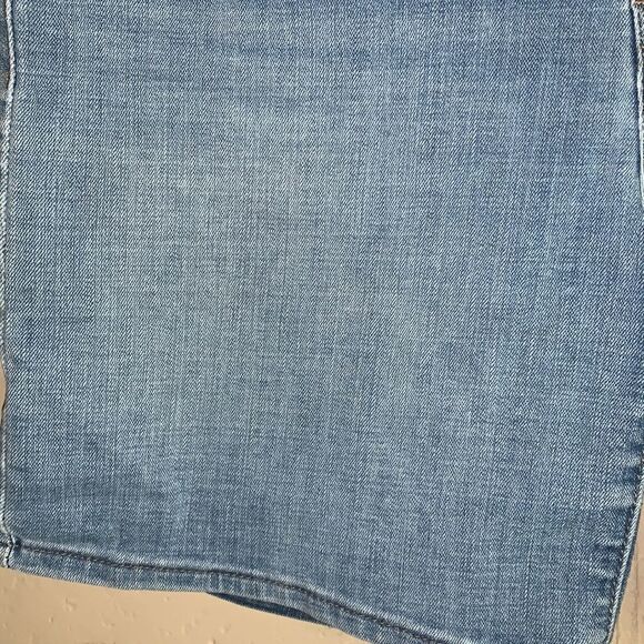 Levi’s light wash long jean shorts. Size medium - Picture 4 of 11